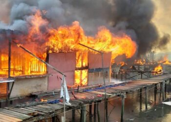 KEBAKARAN yang berlaku di Kampung Sabah Baru, Lahad Datu.