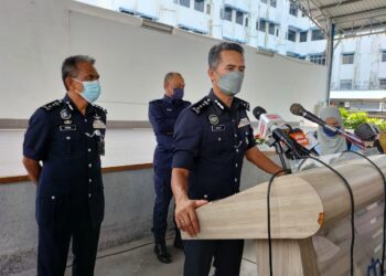 MOHD. SHUHAILY Mohd. Zain dalam sidang akhbar mengenai perkembangan terkini kes tahanan etnik Rohingya yang lolos dari Depot Sementara Imigresen Relau di IPK Pulau Pinang, Georgetown, hari ini.