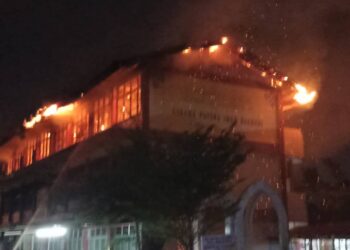 KEADAAN asrama lelaki Sekolah Agama Menengah Tinggi (SAMT) Sultan Hishammuddin di Klang, Selangor yang terbakar.