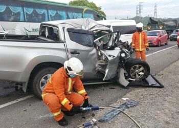KEMALANGAN maut yang berlaku di Jalan Kampung Simpudu Papar. - IHSAN BOMBA