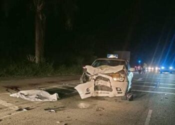 MAYAT lelaki Bangladesh, Hosen Ismail di hadapan kereta dalam kejadian kemalangan di Kilometer 25, Jalan Lipis-Benta di Lipis, Pahang. - IHSAN IPD LIPIS