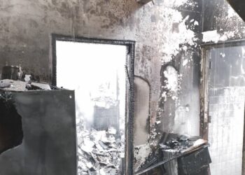 KEADAAN sebuah rumah teres di Taman Bunga Raya yang musnah dalam kebakaran.