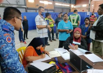 PPS Dewan Desa Dangi yang dibuka awal pagi tadi berikutan kejadian banjir kilat yang berlaku semalam.