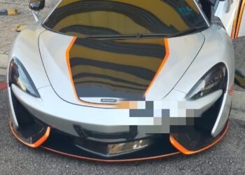 LELAKI ditemukan maut dalam kereta mewah di Jalan Sungai Besi hari ini.