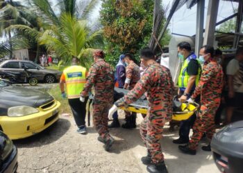 MAYAT salah seorang nelayan yang ditemukan meninggal dunia di perairan Pulai Sebatang, Pontian di sini.
