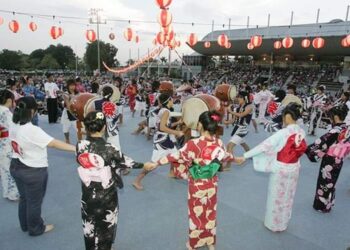 UMAT Islam dinasihatkan mengelak daripada terlibat dengan Festival Bon Odori kerana dibimbangi boleh membawa kepada syirik. - MEDIA SOSIAL