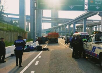 LOKASI kemalangan membabitkan pegawai polis di Lebuh Raya Grandsaga, Cheras semalam.