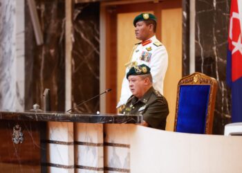 SULTAN Ibrahim berkenan merasmikan sidang DUN Johor di Kota Iskandar, Iskandar Puteri hari ini.