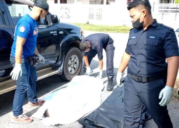 KEADAAN mayat Lim Tong Sang yang meninggal dunia di sebuah pusat hemodialisis di Kampung Seberang Takir, Kuala Nerus, Terengganu, hari ini.