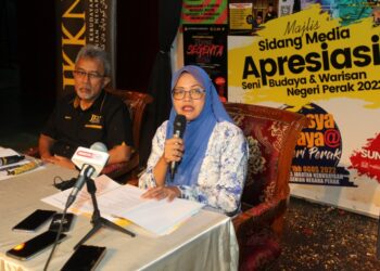 NOLEE Ashilin  Mohamed Radzi (kiri) pada program Apresiasi Seni Budaya dan Warisan Negeri Perak di Kompleks Jabatan Kebudayaan dan Kesenian Negara Perak di Ipoh hari ini. - UTUSAN