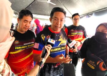 JALALUDDIN Alias ketika ditemui pemberita pada Program Korban Bersama Rakyat Parlimen Jelebu Peringkat DUN Pertang, Chennah 2 dan Agensi-agensi Kerajaan di Kompleks UMNO Bahagian Jelebu di Simpang Pertang, Jelebu hari ini.