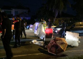 KEADAAN mayat Muhamad Jafri Othman yang terlibat dalam kemalangan di di Kampung Tok Molor, Kuala Terengganu, semalam.