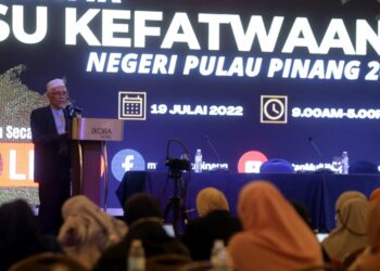 WAN SALIM  Wan Mohd. Noor ketika berucap sempena Majlis Perasmian Seminar Isu Kefatwaan Negeri Pulau Pinang 2022 di Butterworth hari ini.
