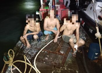 TIGA suspek melibatkan seorang tekong dan dua kru ditahan menerusi pemeriksaan dilakukan Maritim Malaysia di perairan Kuala Perlis, Perlis semalam.