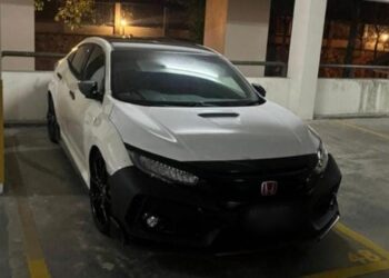 KERETA jenis Honda Civic Type R milik seorang lelaki warganegara Singapura ditemukan di parkir sebuah kondominium Putrajaya pada 19 Julai lalu. - IHSAN IPD BENTONG