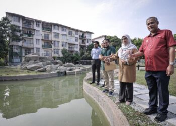 RODZIAH Ismail (dua kiri) merasmikan Program Bandar Berdaya Huni Negeri Selangor (SDG 11) di Pangsapuri Ruvena Villa, Taman Putra Perdana, Selangor. - UTUSAN/ FAIZ ALIF AHMAD ZUBIR