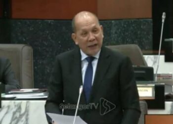 IZHAM Hashim menjawab soalan ketika sidang DUN di Bangunan Sultan Salahuddin Abdul Aziz Shah di Shah Alam, Selangor hari ini. - GAMBAR TVSELANGOR