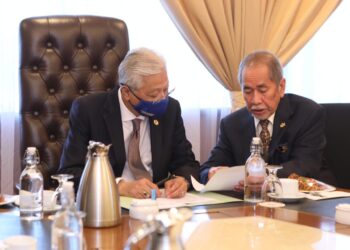ISMAIL Sabri bersama Wan Junaidi komited dalam memastikan Rang Undang-Undang (RUU) Anti Lompat
Parti diterima majoriti dua per tiga ahli Dewan Rakyat.