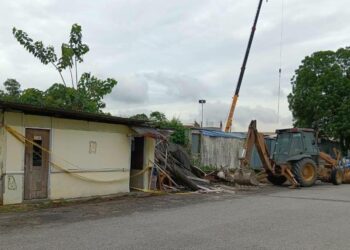 ANTARA gerai terbiar dan dimiliki warga asing di kawasan Perindustrian Desa Cemerlang yang dirobohkan pihak MBJB.