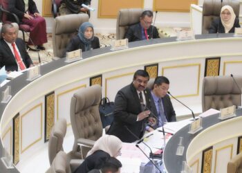 VP. Shanmugam pada hari ketiga sidang DUN Melaka di Seri Negeri, Ayer Keroh, Melaka. - UTUSAN/RASUL AZLI SAMAD