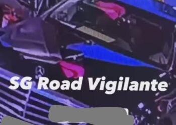 TANGKAP layar CCTV kenderaan Singapura yang mengisi minyak petrol bersubsidi RON95 di Johor Bahru, baru-baru ini.