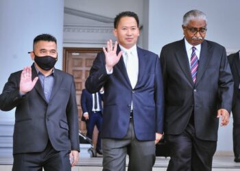 PETER ANTHONY hadir di Mahkamah Sesyen Kuala Lumpur bagi keputusan permohonan untuk menggantung sabitan dan hukuman terhadapnya. - UTUSAN/MOHD. FIRDAUS MOHD. JOHARI