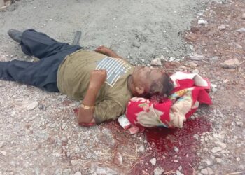 Keadaan pengawal keselamatan, Ismail Ahmad, 58, selepas diserang tiga lelaki bersenjata parang di Tapak Projek Perumahan Seira 4 Bukit Banyan, di sini, semalam.