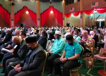 SEBAHAGIAN daripada peserta yang hadir 
pada Persidangan Terengganu Sejahtera di Kuala Terengganu, hari ini. - UTUSAN/KAMALIZA KAMARUDDIN