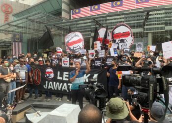 HIMPUNAN Mana Kapal LCS berlangsung dengan aman di Jalan Tuanku Abdul Rahman petang tadi.