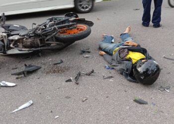 SEORANG lelaki maut selepas motosikal yang ditunggangnya bertembung dengan sebuah motosikal lain dalam kejadian di Jalan Permatang Bertam, Kepala Batas, Pulau Pinang pagi tadi.