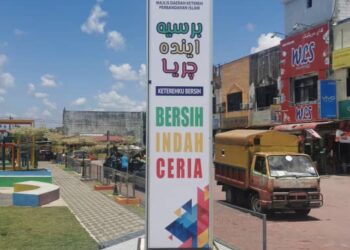 MENARA yang dilengkapi dengan CCTV akan memantau golongan yang membuang sampah di luar tong sampah di Kok Lanas, Kota Bharu, Kelantan. -GAMBAR IHSAN MDKPI