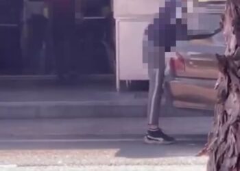 TANGKAP layar video tular membabitkan peniaga nasi ayam di Sungai Ara, Pulau Pinang yang menjadi kontroversi baru-baru ini.