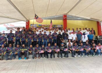 AHLI Kelab motosikal yang menyertai program Kembara Jalur Gemilang Aita Nation Ride di Gua Musang, Kelantan semalam.UTUSAN/AIMUNI TUAN LAH