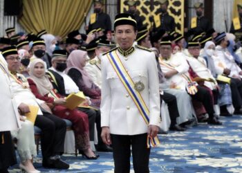 SUHAIMI A. Rahman pada Istiadat Penganugerahan Darjah, Bintang dan Pingat Kebesaran Negeri Melaka di Dewan Seri Negeri, Ayer Keroh, Melaka. - UTUSAN/RASUL AZLI SAMAD