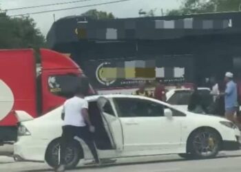 TANGKAP layar yang memaparkan insiden yang didakwa pergaduhan di Pasir Mas, Kelantan.