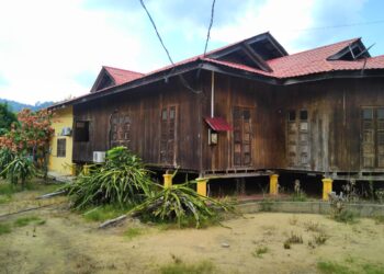 RUMAH mangsa yang menembak isterinya dan selepas itu menembak dirinya di Kampung Labu di Jerantut, Pahang.