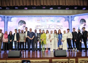 ANNUAR Musa ketika majlis Pelancaran OST dan Treler Filem SERATUS di Putrajaya. - UTUSAN/FAIZ ALIF ZUBIR