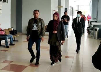 BAPA dan ibu Nour Rania Asyifaa, iaitu Yuseri Yusoff dan Anida Idrus hadir mengikuti prosiding hari pertama inkues mencari punca kematian anak mereka itu yang berlangsung di Mahkamah Koroner Seremban.