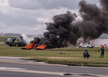 LATIHAN kecemasan lapangan terbang berskala penuh atau Perisai Panthera kendalian Malaysia Airports Holdings Bhd (MAHB) di Terminal Lapangan Terbang Antarabangsa Kuala Lumpur 2 (klia2), Sepang. - UTUSAN/KAMARIAH KHALIDI