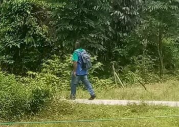 GAMBAR tular yang menunjukkan salah seorang dari tiga individu didakwa pergi rumah ke rumah penduduk dalam keadaan mencurigakan di Kampung Menerong, Ajil, Hulu Terengganu.