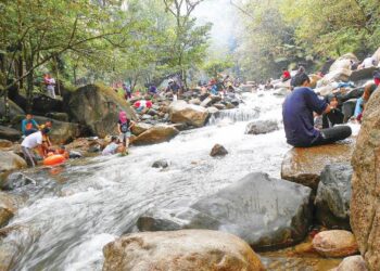 TAMAN Eko-Rimba Sekayu, Hulu Terengganu merupakan antara tempat tumpuan orang ramai yang ditutup pada musim hujan bermula 1 November ini hingga 28 Februari tahun depan.