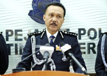 MOHD. Yusri Hassan Basri dalam sidang akhbar mengenai kejayaan Op Tapis Khas di IPK Perak, Ipoh hari ini. - UTUSAN/MUHAMAD NAZREEN SYAH MUSTHAFA