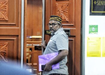 JAMALUDDIN Maidin Syed hadir di Mahkamah Tinggi Syariah Seremban atas pertuduhan melanggar fatwa Negeri Sembilan. - UTUSAN/ MOHD. SHAHJEHAN MAAMIN