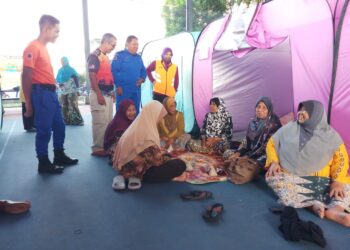 PPS Kompleks Rakan Muda yang telah ditutup berikutan kesemua 149 mangsa dibenarkan pulang ke rumah masing-masing selepas keadaan banjir pulih di Baling, Kedah hari ini. -UTUSAN/NORLIA RAMLI