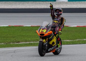 Pelumba pasukan ELF Marc VDS Racing Team, Tony Arbolino memenangi perlumbaan Moto2 pada MotoGP 2022, di Litar Antarabangsa Sepang, di sini hari ini. Foto: SHIDDIEQIIN ZON