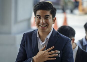 SYED Saddiq Syed Abdul Rahman hadir di Mahkamah Tinggi Kuala Lumpur bagi keputusan kes pecah amanah dana RM1 juta dan pengubahan wang haram. UTUSAN/FARIZ RUSADIO