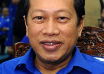 AHMAD MASLAN