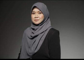 FADHLINA SIDEK