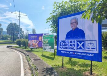 POSTER-POSTER mega calon BN dapat dilihat dengan mudah di sekitar Pulau Pinang pada PRU15 berbanding PRU14 yang mana parti-parti selain PH dan DAP tidak begitu berani menonjolkan identiti kerana penolakan yang terlalu kuat daripada pengundi. – UTUSAN/IQBAL HAMDAN