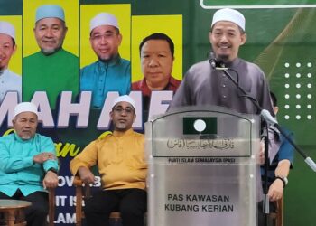 Langkah NIK  Mohamad Abduh Nik Abdul Aziz umum berehat daripada politik menimbulkan kebimbangan berakhirnya legasi politik Nik Abdul Aziz Nik Mat. -UTUSAN/MUSTAQIM MOHAMED